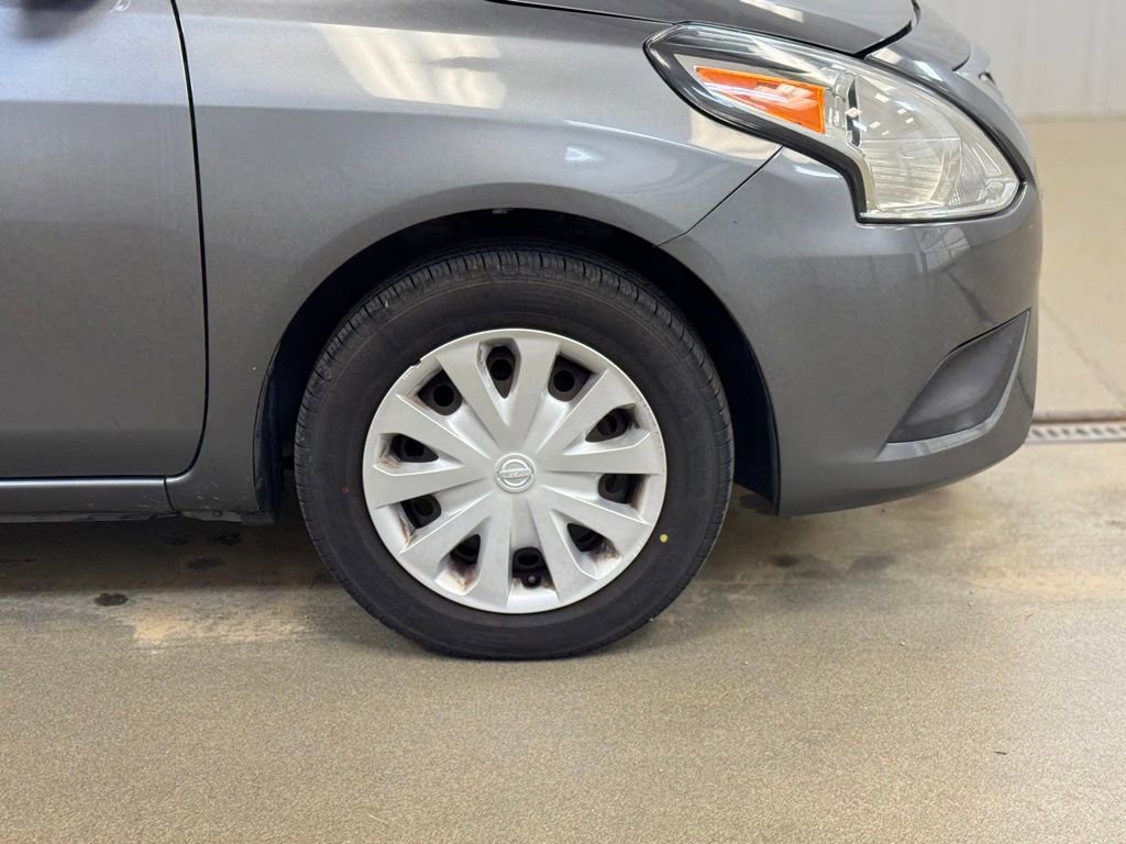 Used 2019 Nissan Versa SV FWD image 4