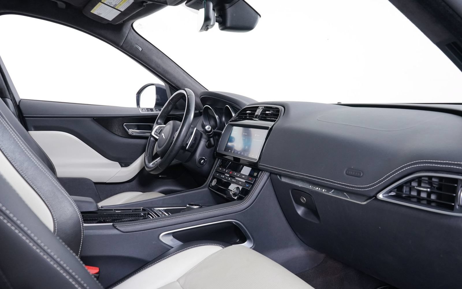 Used 2019 Jaguar F-PACE R-Sport AWD/4WD image 29