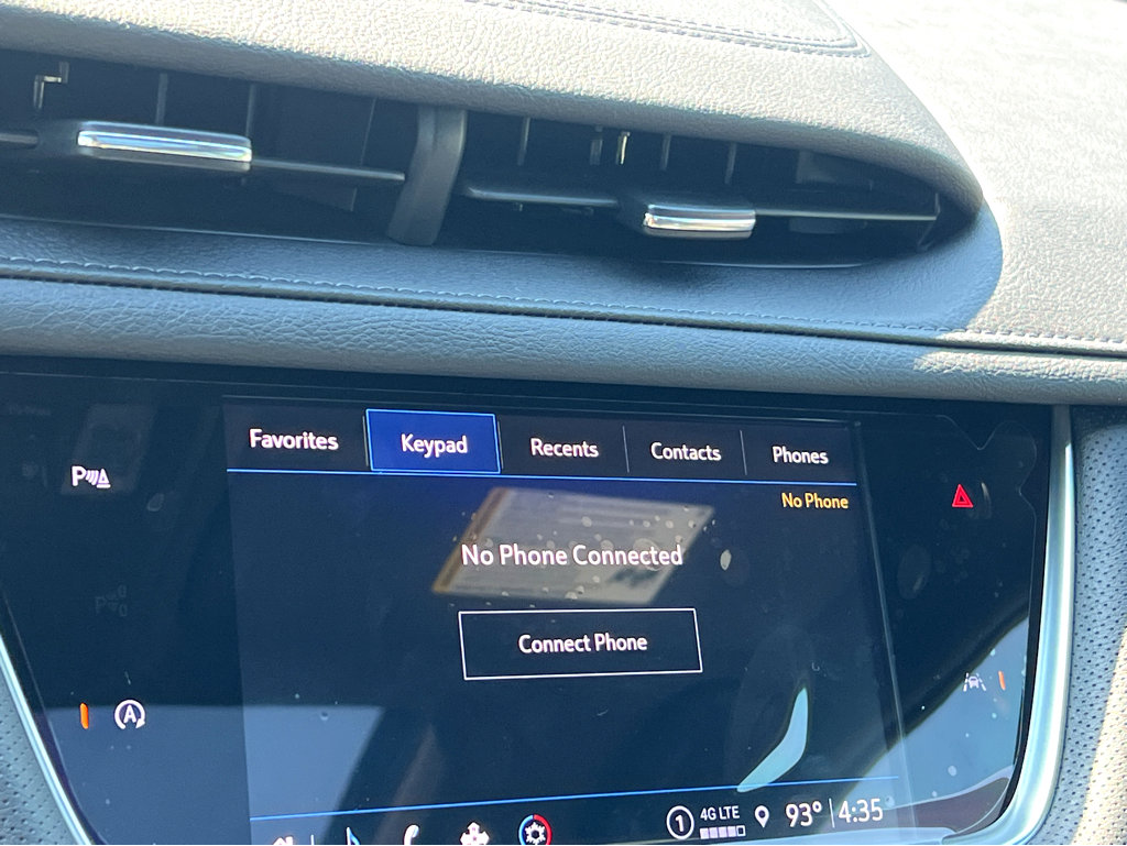 New 2025 Cadillac XT6 Luxury image 8