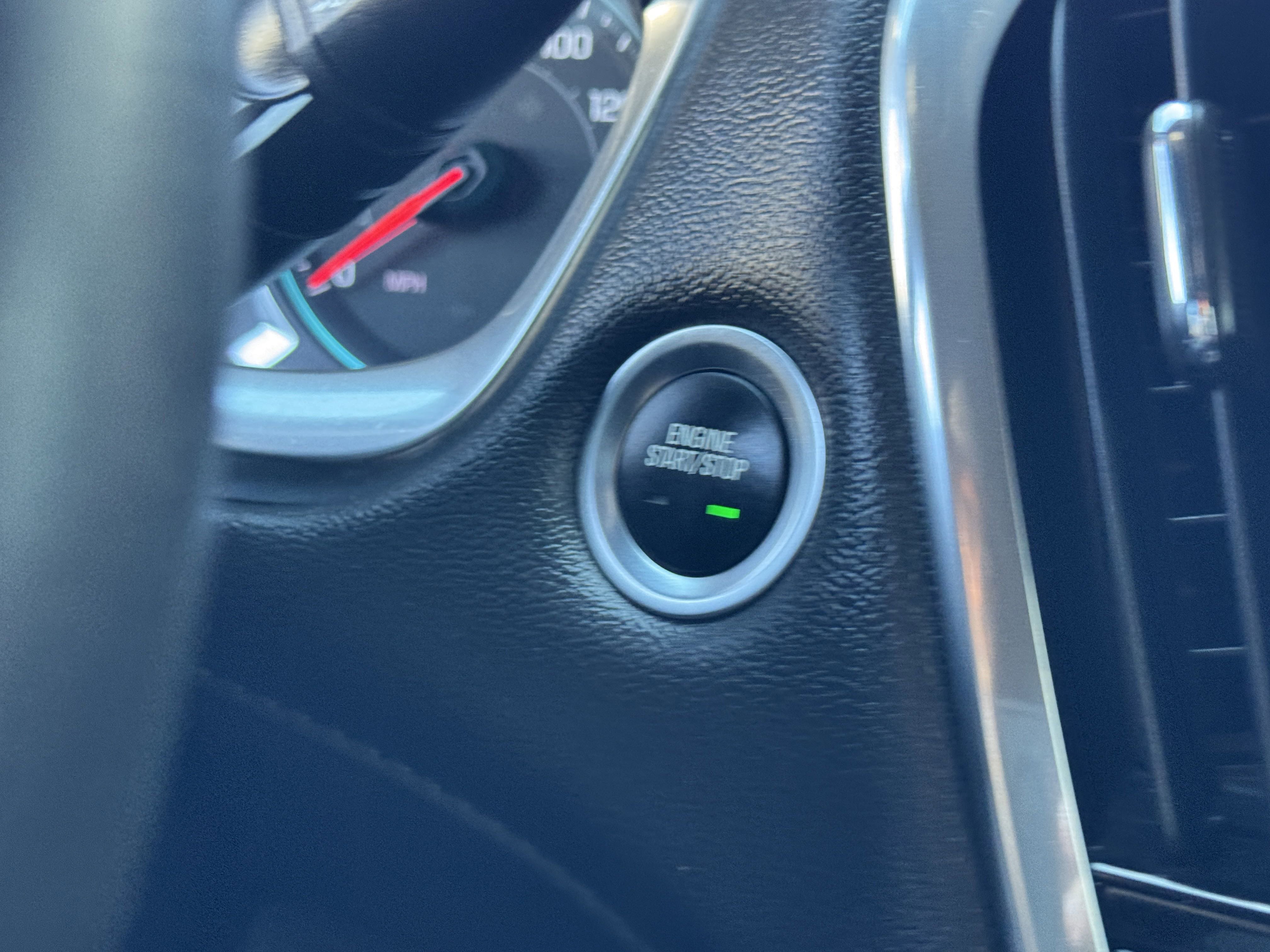 Used 2023 Chevrolet Traverse LT w/ Rear Camera Mirror Package image 26