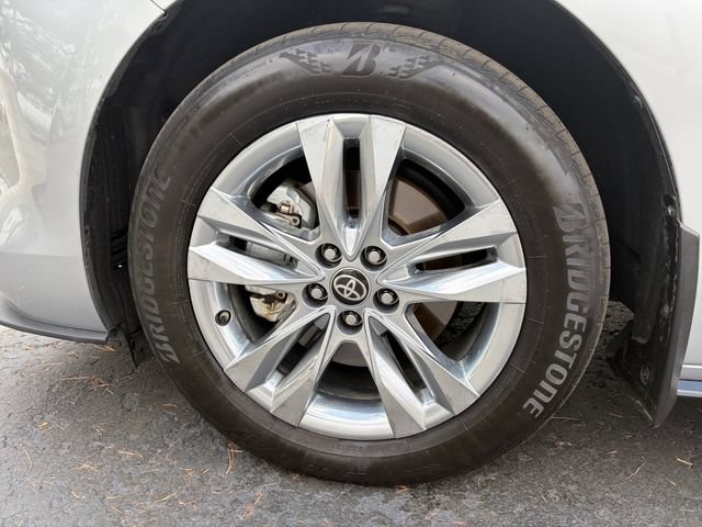 Certified 2025 Toyota Sienna Limited AWD/4WD image 26
