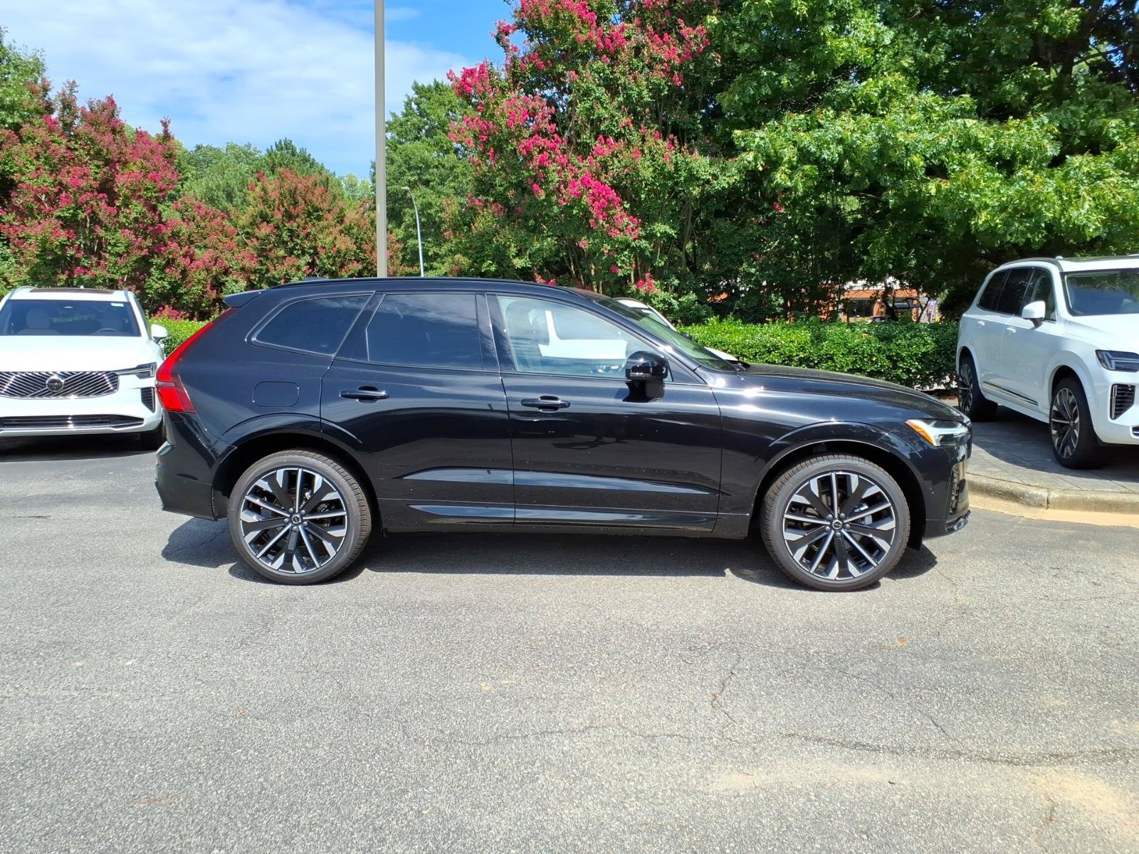 New 2026 Volvo XC60 B5 Ultra w/ Protection Package Premier AWD/4WD image 3