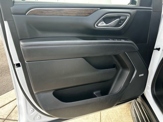 Used 2023 Chevrolet Suburban Premier image 15