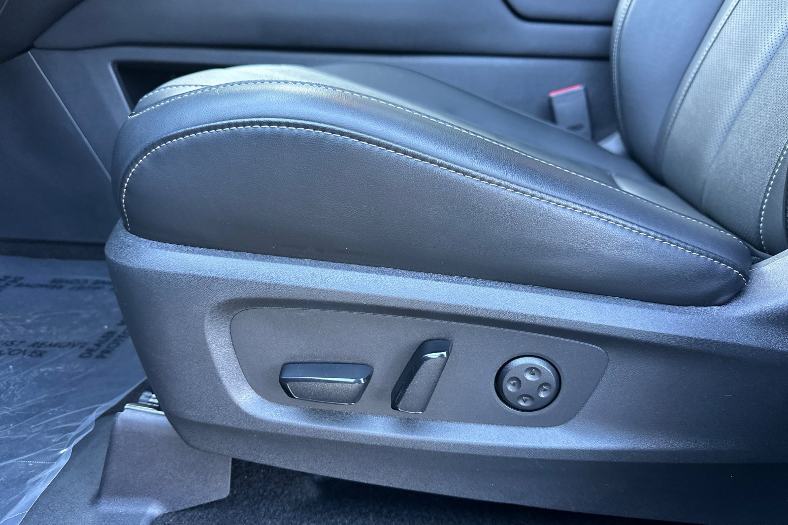 Certified 2025 INFINITI QX60 Luxe w/ Black Edition image 14