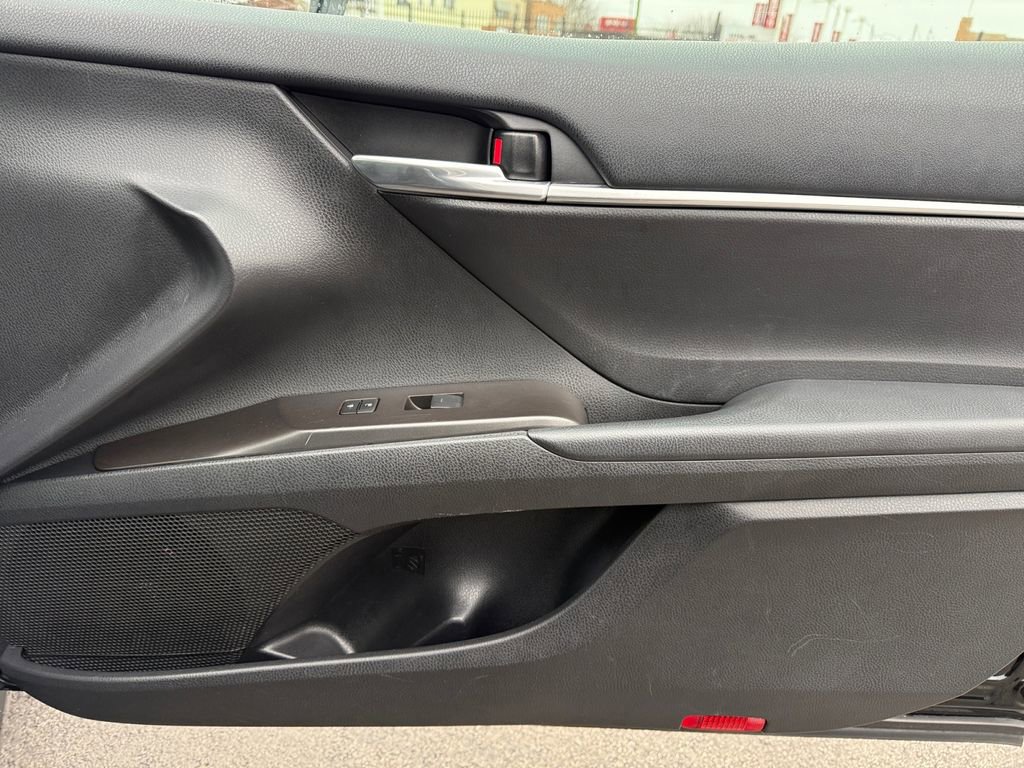 Used 2024 Toyota Camry SE image 19