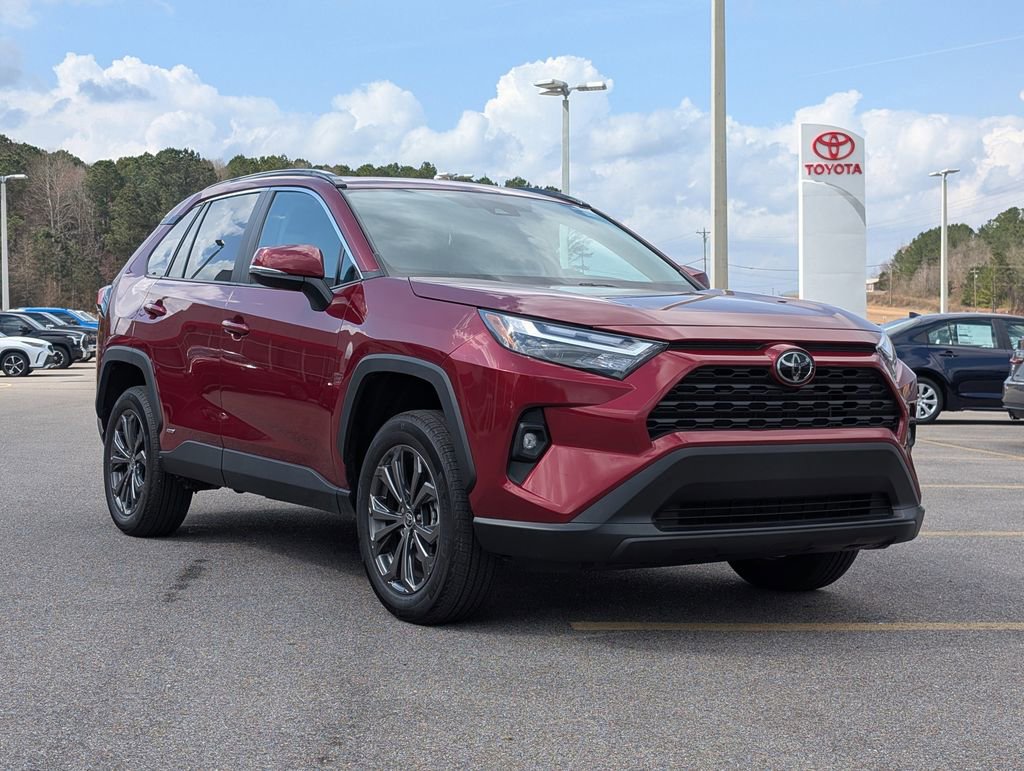 Used 2025 Toyota RAV4 XLE Premium image 7