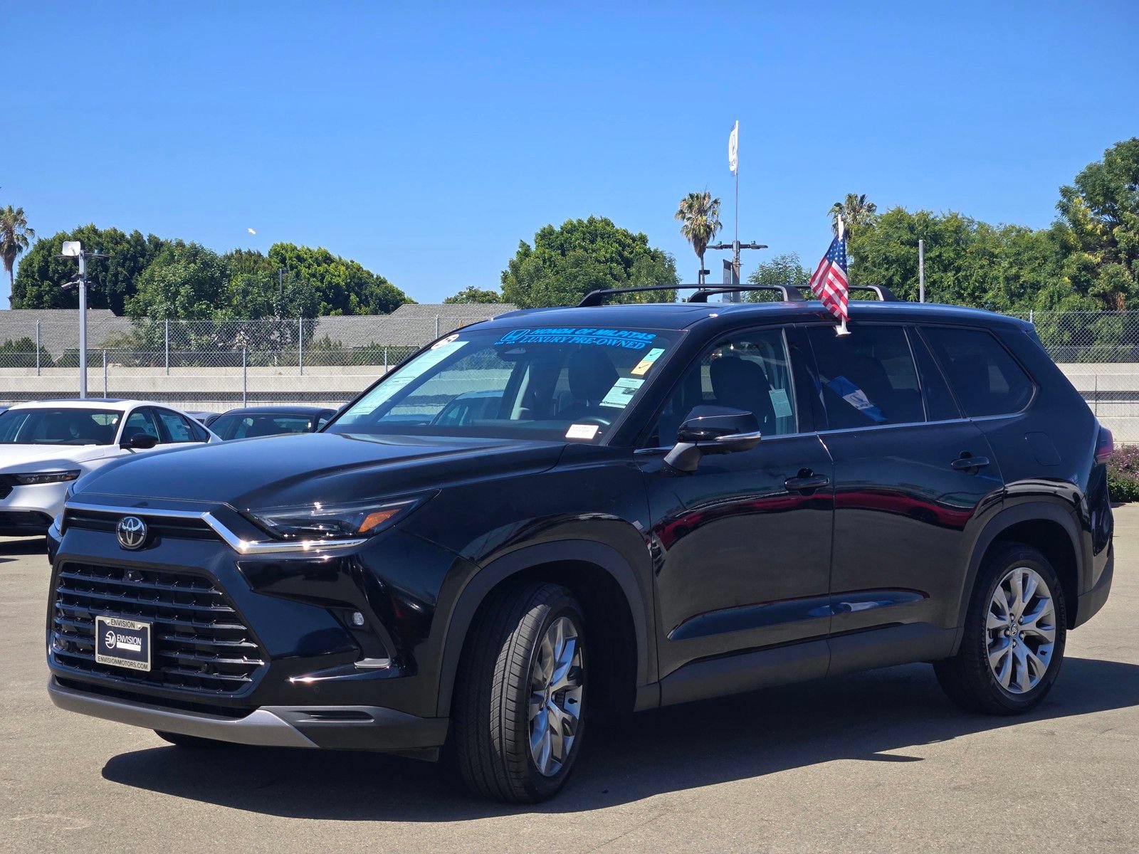 Used 2025 Toyota Grand Highlander FWD image 3