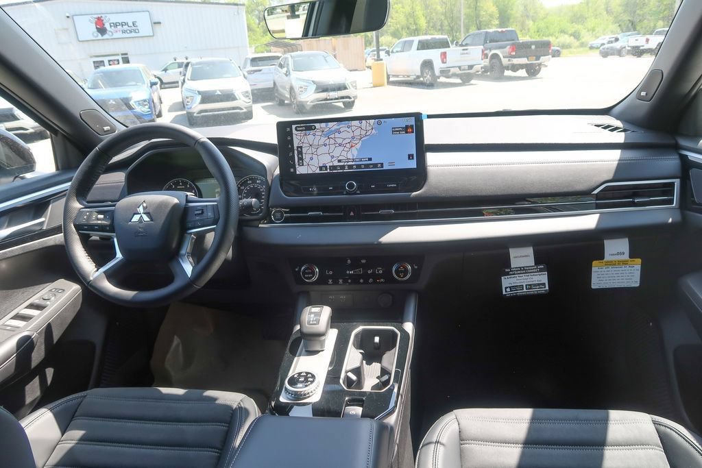 New 2026 Mitsubishi Outlander LE AWD/4WD image 17