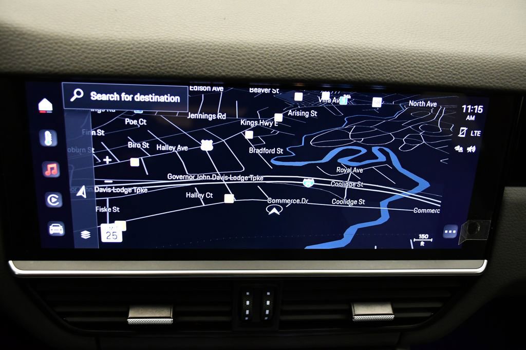 Used 2023 Porsche Cayenne image 30