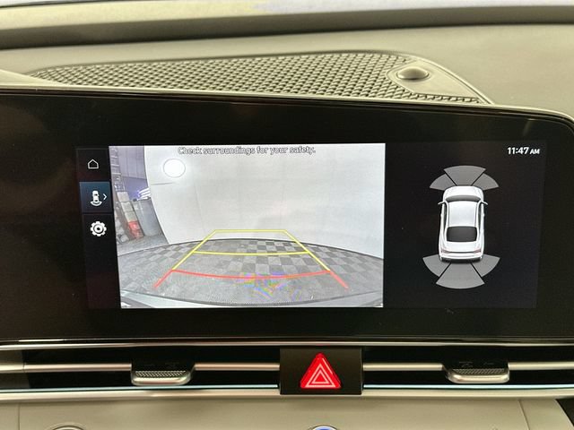 Used 2024 Hyundai Elantra Limited FWD image 14