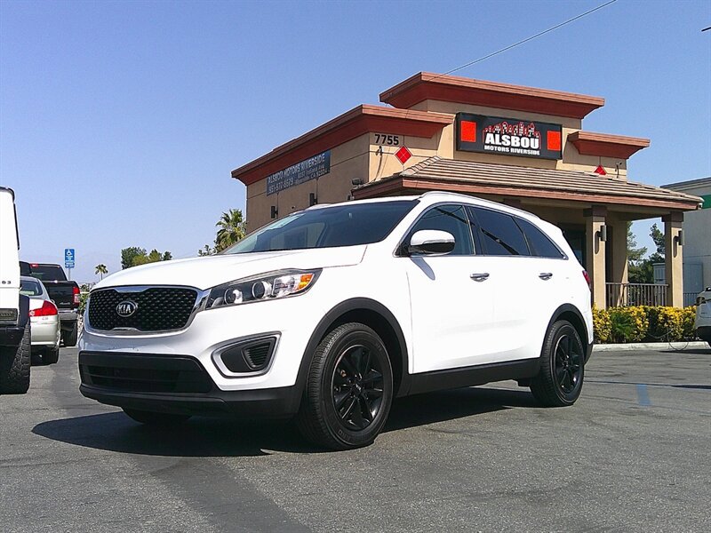 Used 2018 Kia Sorento FWD V6 w/ LX V6 Convenience Package image 2