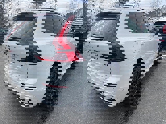 New 2026 Volvo XC60 B5 Ultra w/ Climate Package image 3