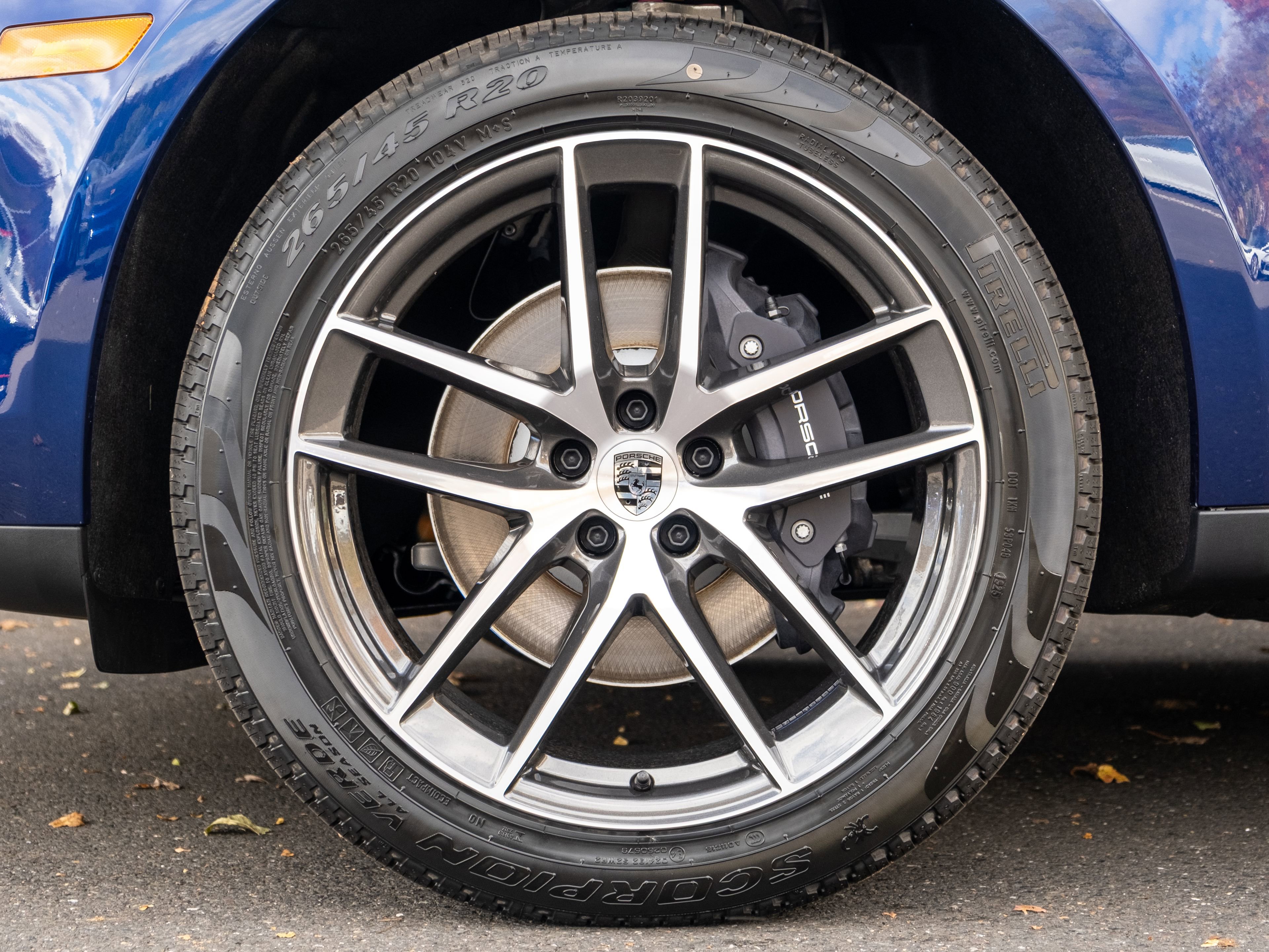 Certified 2026 Porsche Macan AWD/4WD image 12