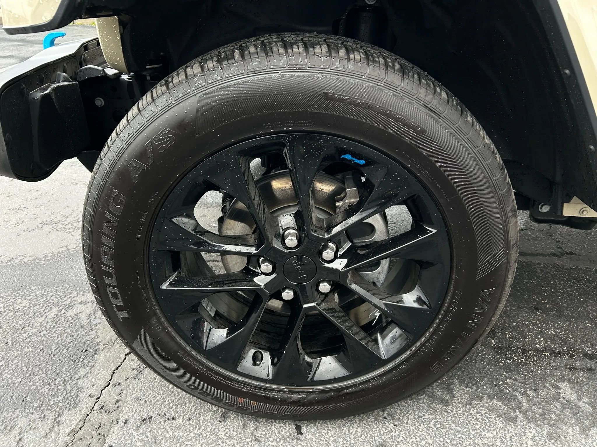 Used 2022 Jeep Wrangler Unlimited Sahara w/ Cold Weather Group image 30