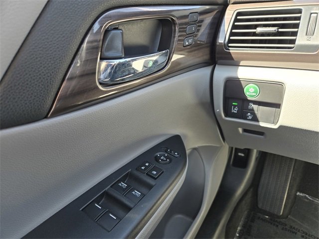 Used 2017 Honda Accord EX-L image 21