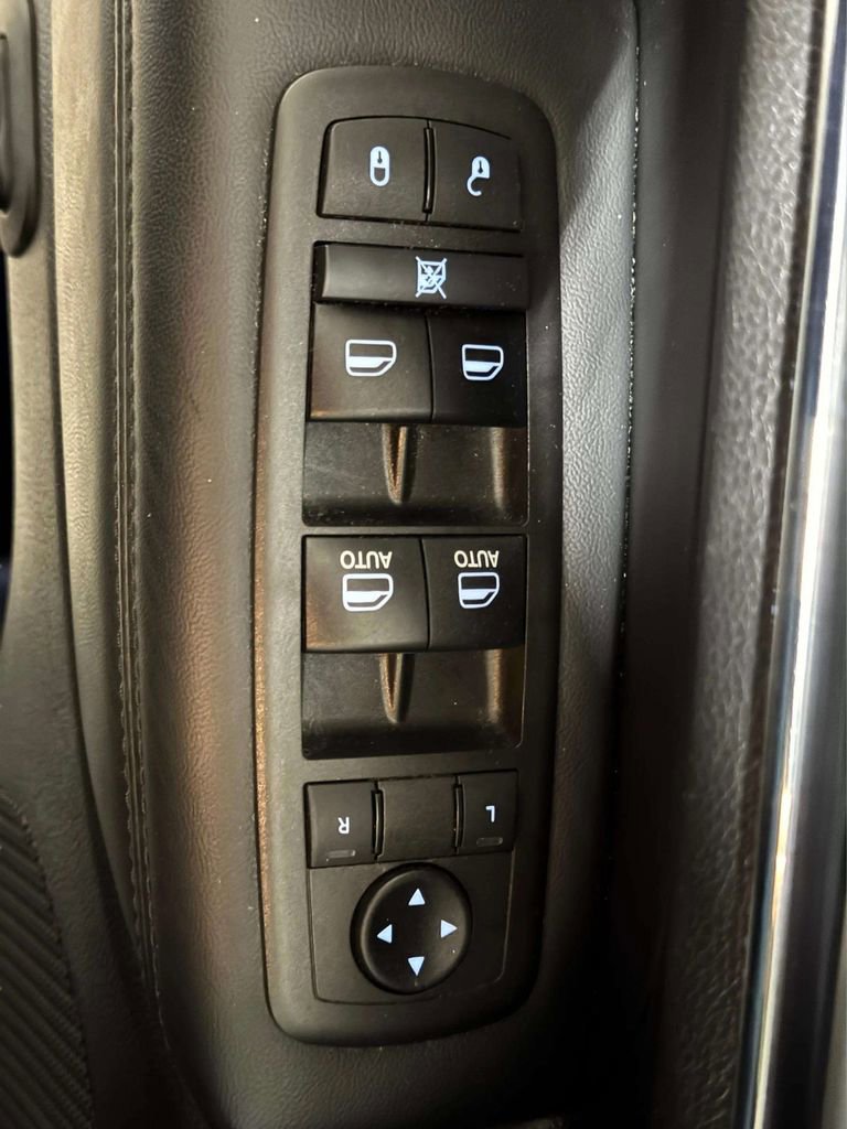 Used 2021 Jeep Grand Cherokee Limited w/ Luxury Group II image 7