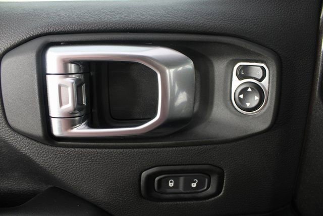 Used 2025 Jeep Wrangler Unlimited Sahara image 14