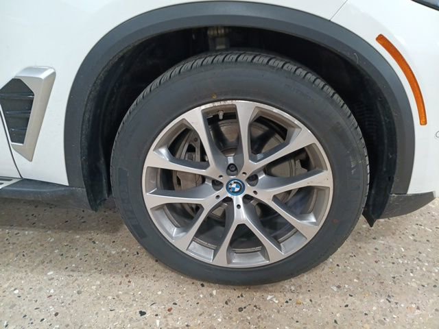 Used 2025 BMW X5 xDrive50e image 48