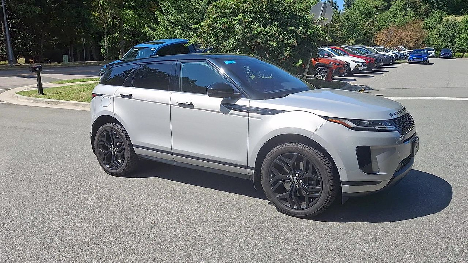 Used 2020 Land Rover Range Rover Evoque SE AWD/4WD image 6