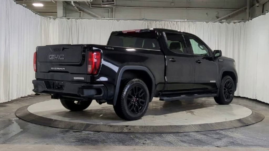 Used 2021 GMC Sierra 1500 Elevation w/ LPO, Elevation Black Package image 10