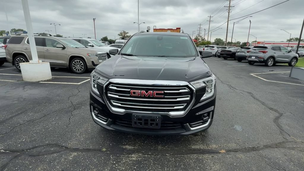 Used 2024 GMC Terrain SLT FWD image 3