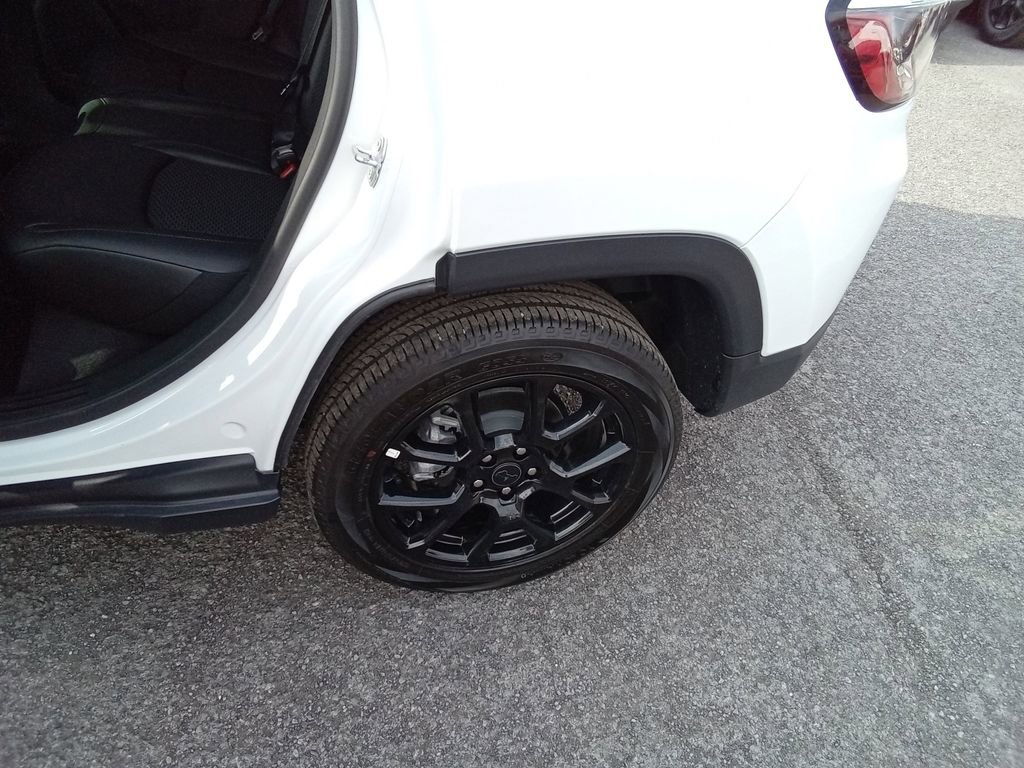 New 2026 Jeep Compass Latitude image 27