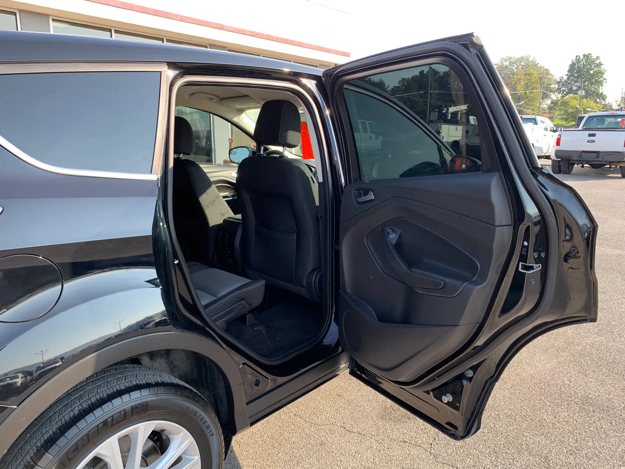 Used 2017 Ford Escape SE AWD/4WD image 27
