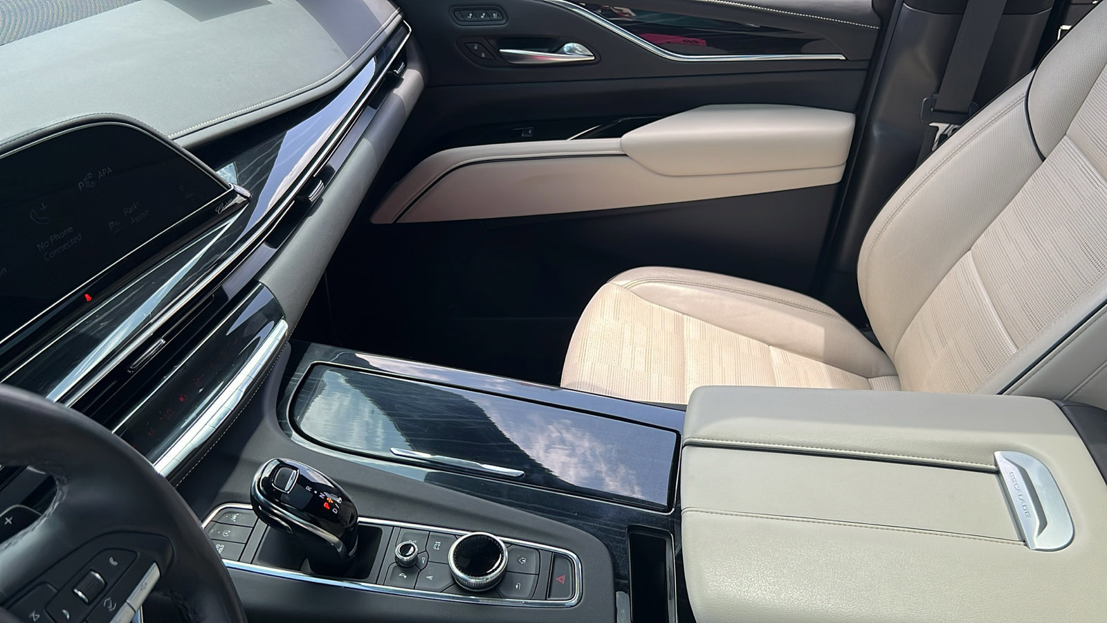 Used 2024 Cadillac Escalade Sport image 23