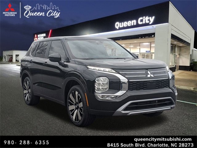 New 2025 Mitsubishi Outlander SE image 1