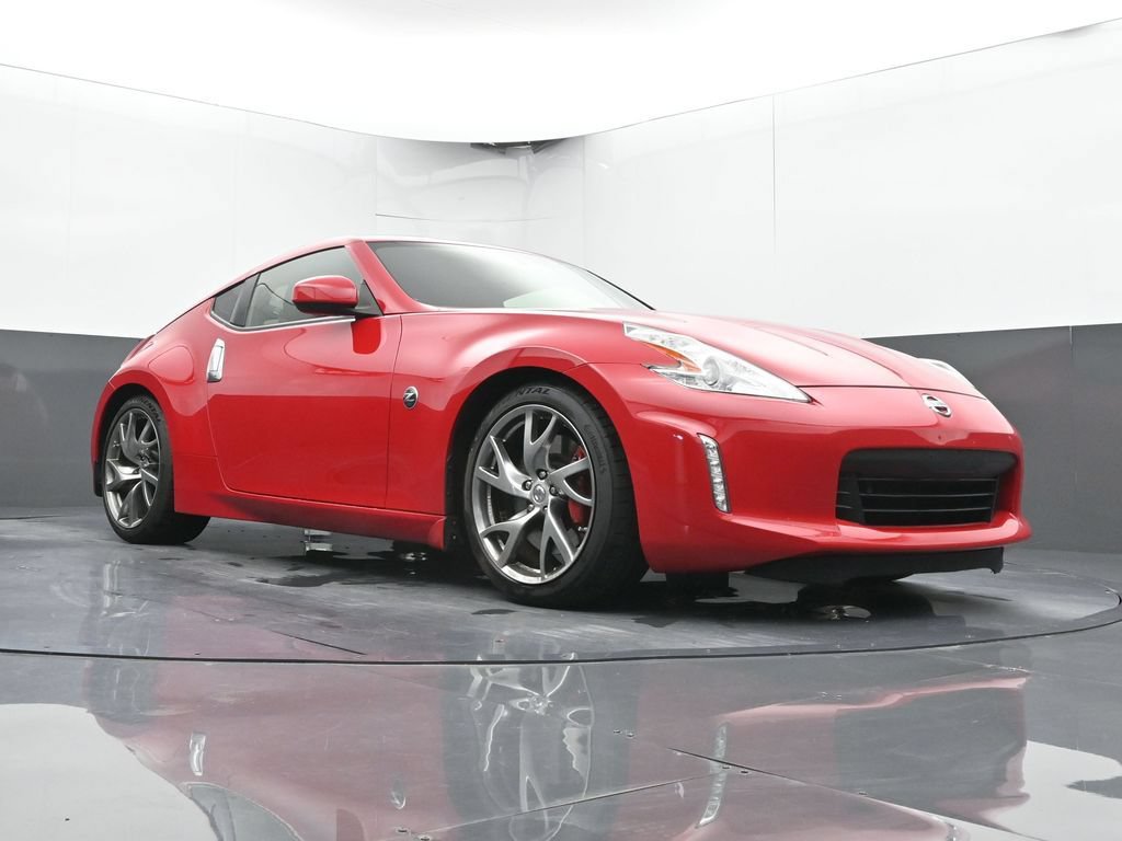 Used 2016 Nissan 370Z Coupe RWD image 37