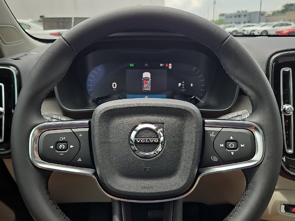 New 2026 Volvo XC40 B5 Plus w/ Protection Package Premier AWD/4WD image 18