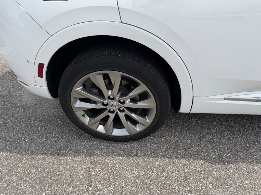 Used 2022 Buick Envision Avenir w/ Technology Package II FWD image 5