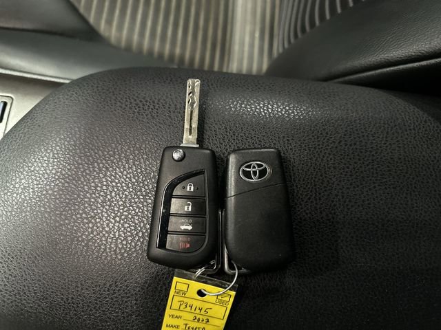Used 2022 Toyota Camry SE w/ Cold Weather Package FWD image 32
