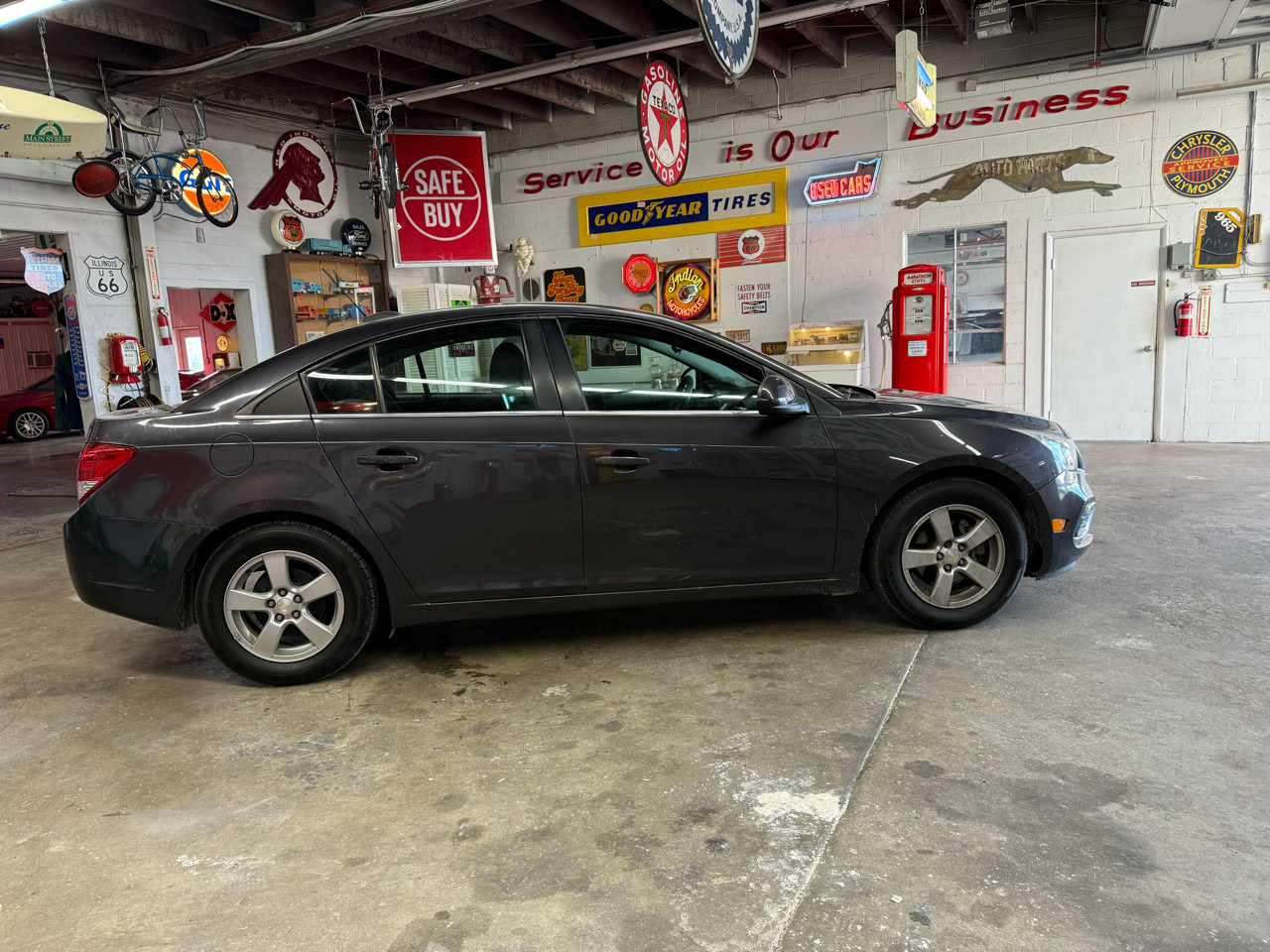 Used 2016 Chevrolet Cruze LT image 5