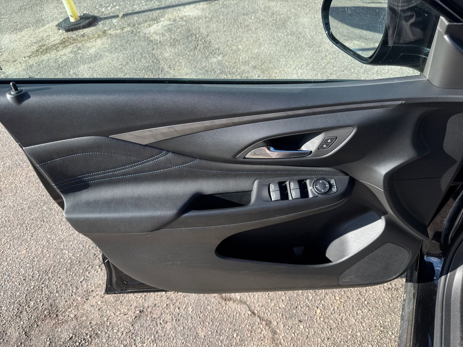 Used 2025 Buick Envista Sport Touring image 18