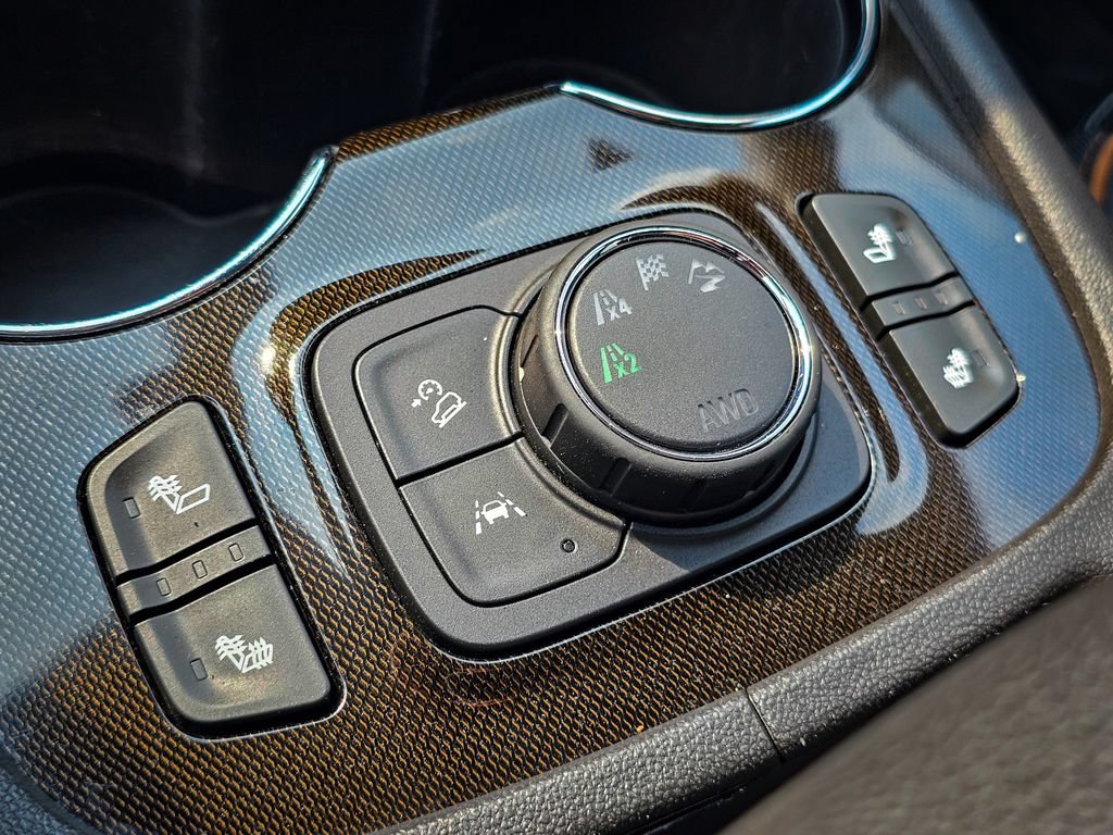 Used 2020 GMC Acadia AT4 w/ Driver Alert Package II AWD/4WD image 29