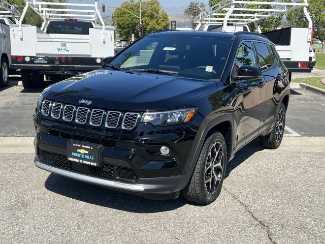 Used 2025 Jeep Compass Limited AWD/4WD image 34