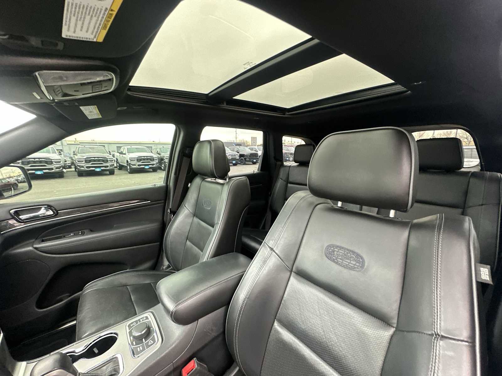 Used 2020 Jeep Grand Cherokee Overland image 16