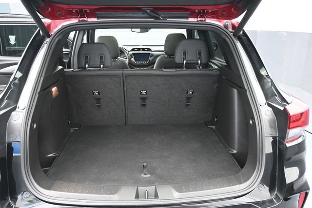 Used 2021 Chevrolet TrailBlazer RS w/ Sun and Liftgate Package FWD image 8