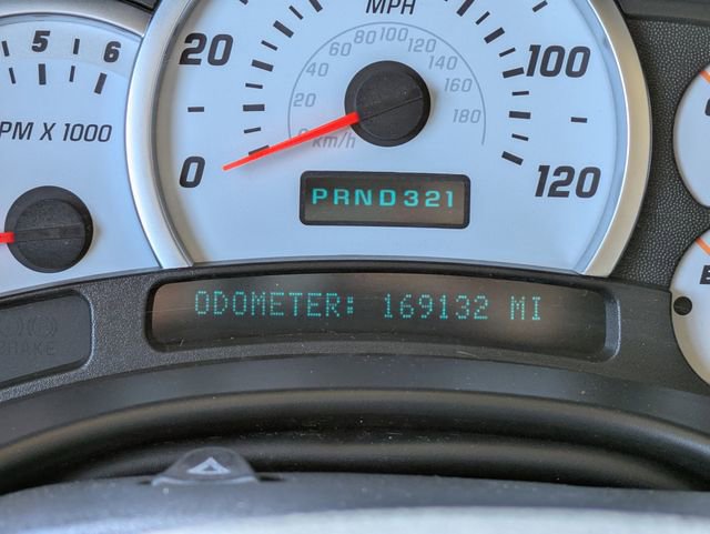 Used 2004 HUMMER H2 w/ Preferred Equipment Group image 24
