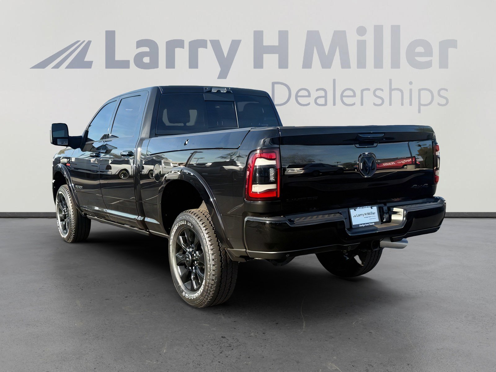 Used 2024 RAM 2500 Limited AWD/4WD image 3