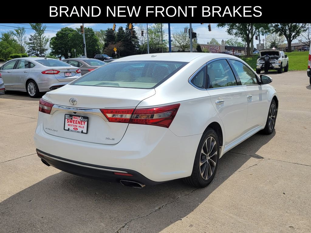 Used 2016 Toyota Avalon XLE Premium FWD image 4