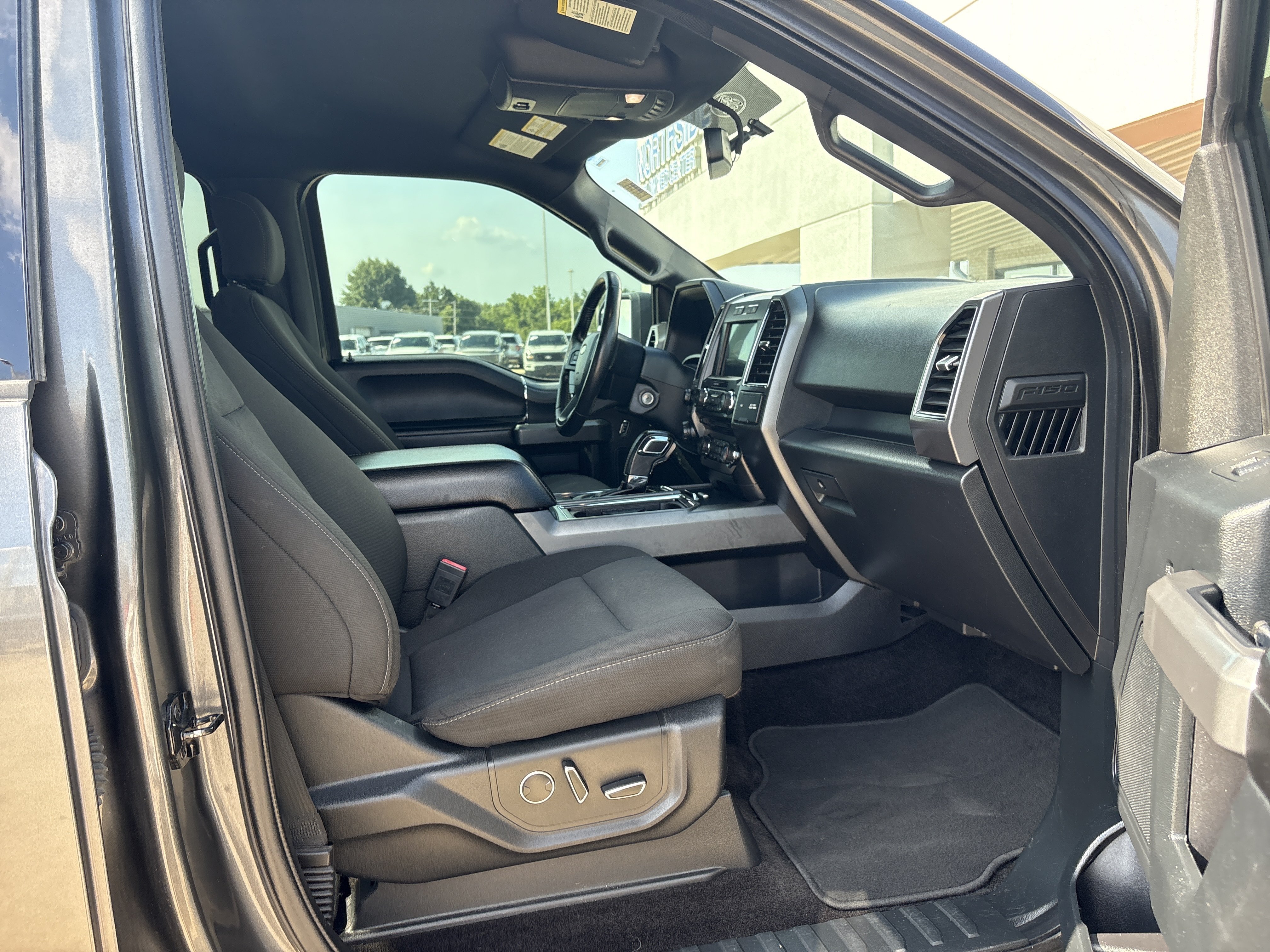 Used 2018 Ford F150 XLT w/ Equipment Group 302A Luxury AWD/4WD image 15