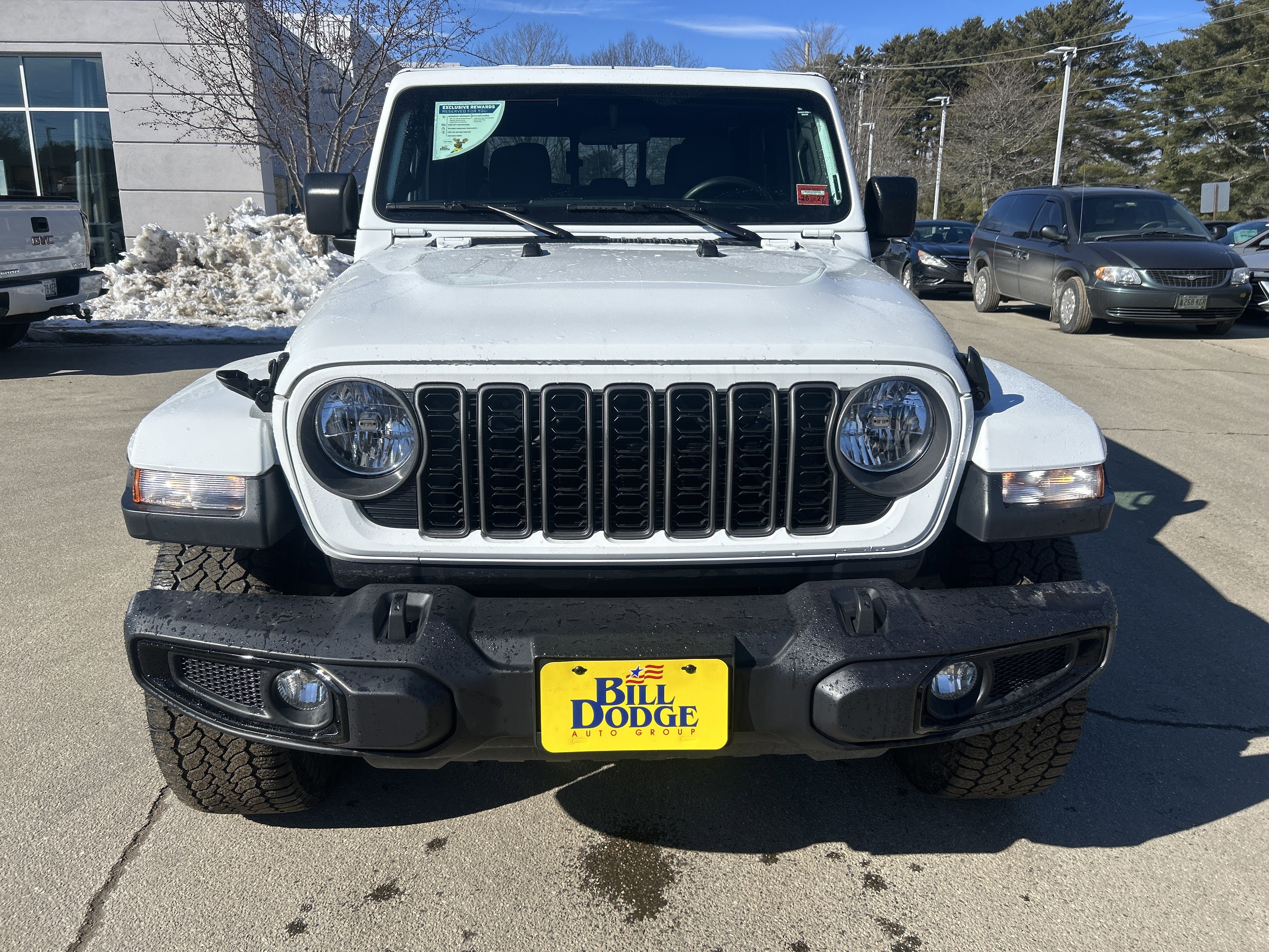 Used 2025 Jeep Gladiator Sport image 2