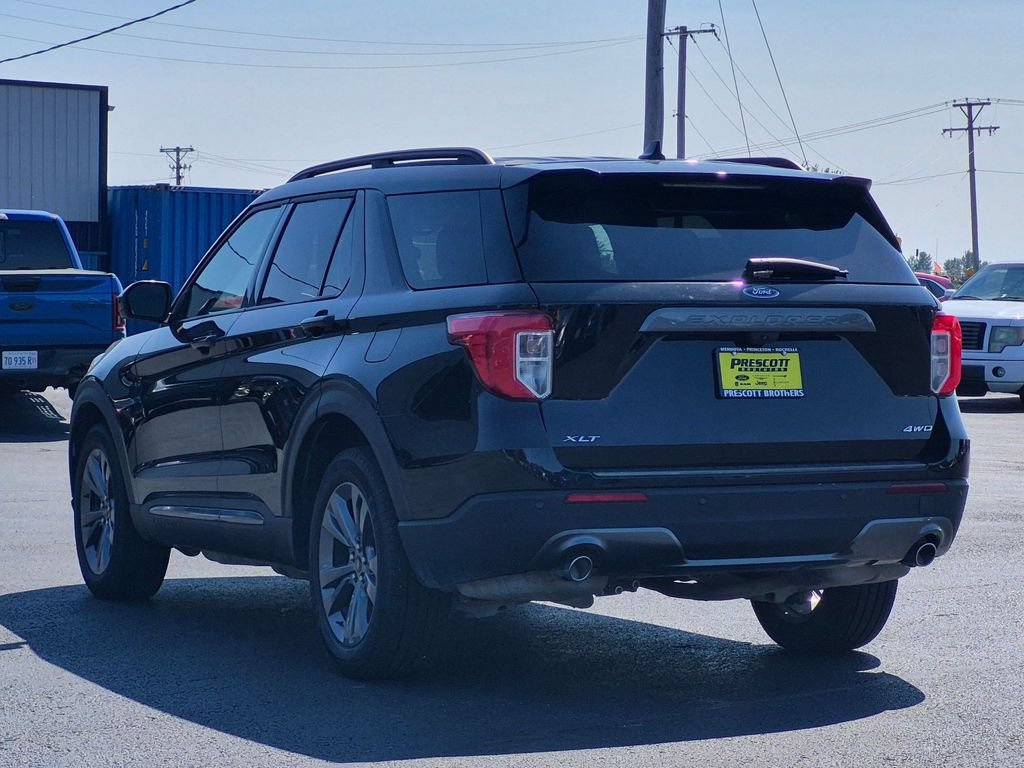 Used 2024 Ford Explorer XLT w/ Equipment Group 202A AWD/4WD image 5