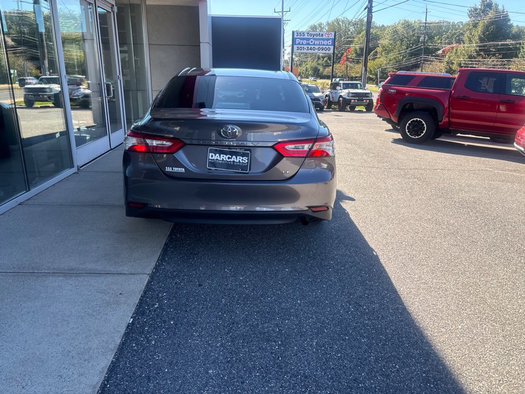 Used 2018 Toyota Camry LE FWD image 5