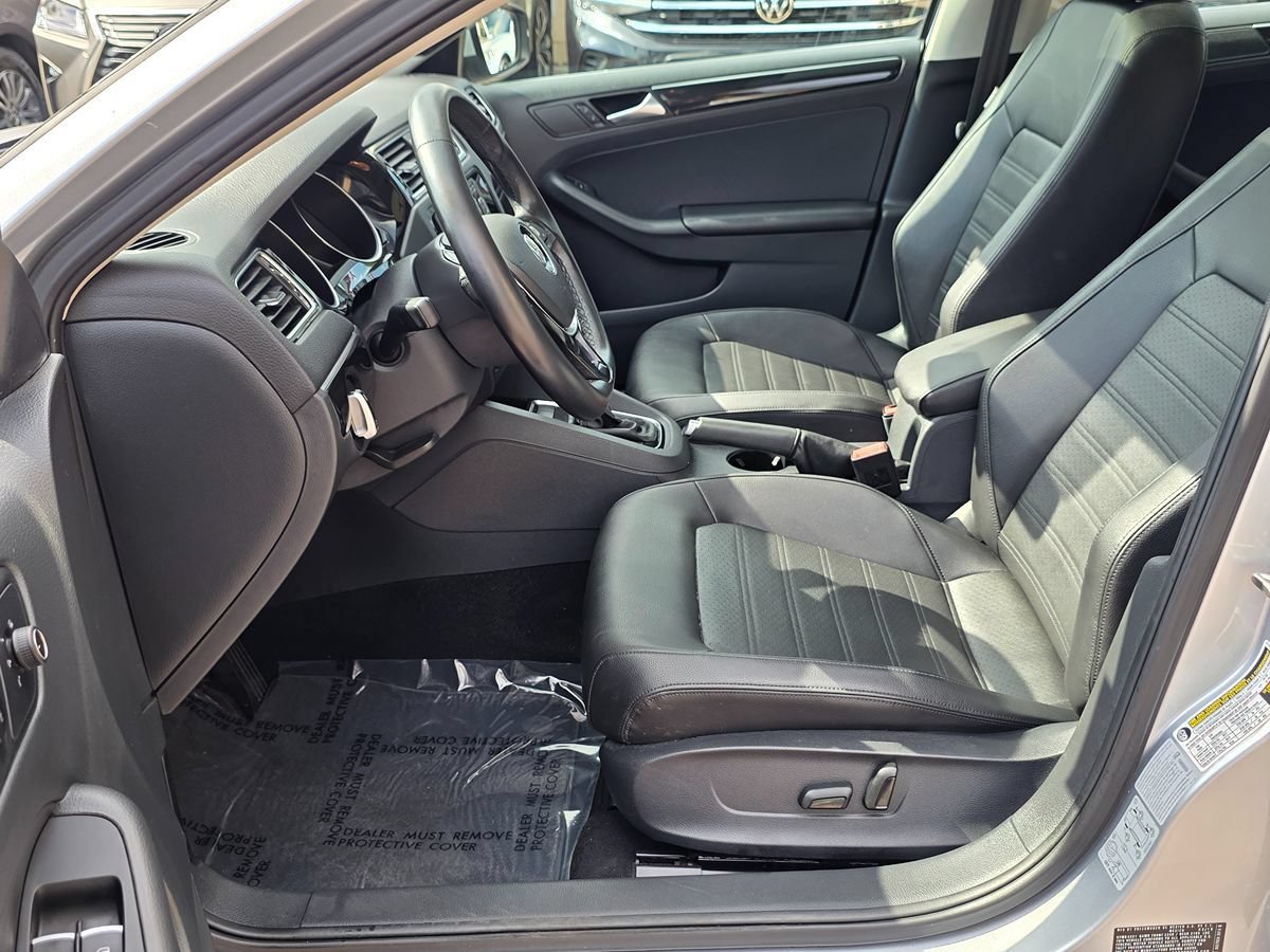 Used 2015 Volkswagen Jetta SEL FWD image 20