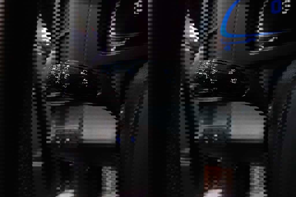 Used 2025 Hyundai Elantra Sport image 37