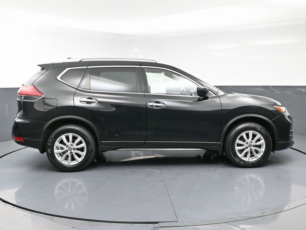 Used 2020 Nissan Rogue SV image 8