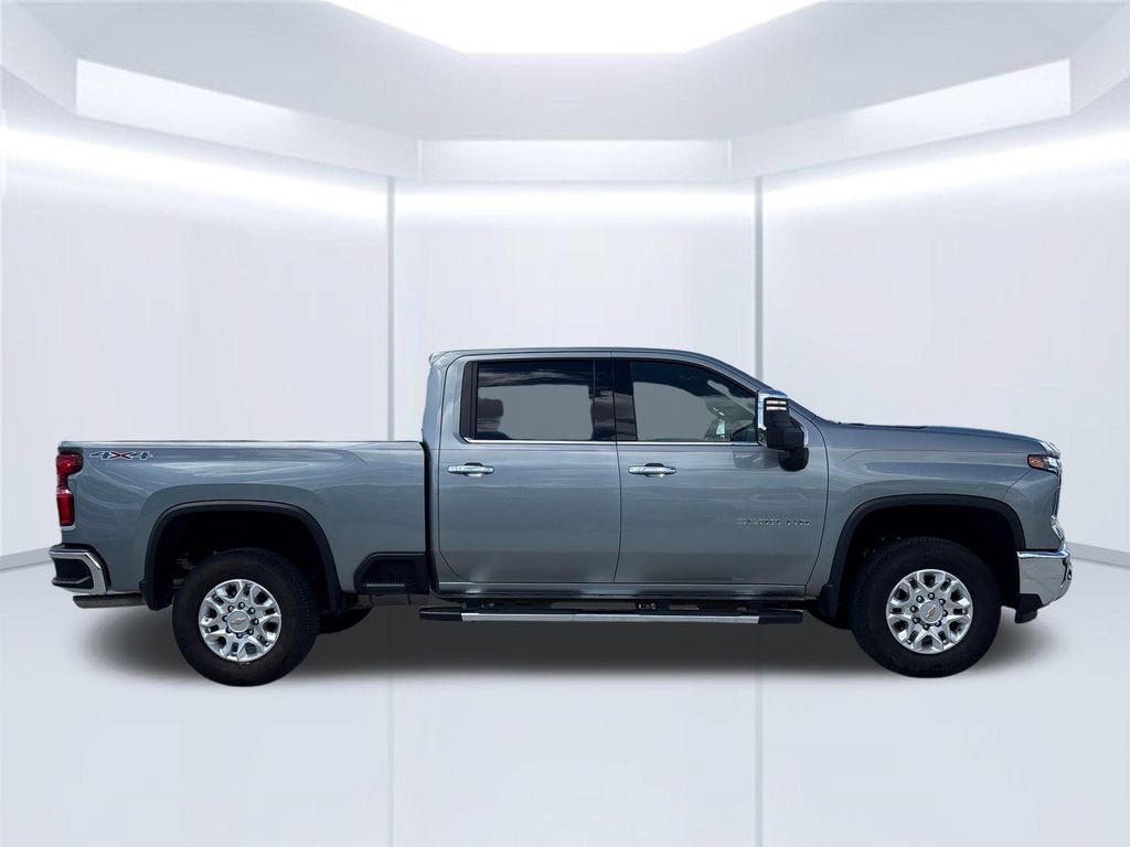 Used 2024 Chevrolet Silverado 3500 LTZ AWD/4WD image 8
